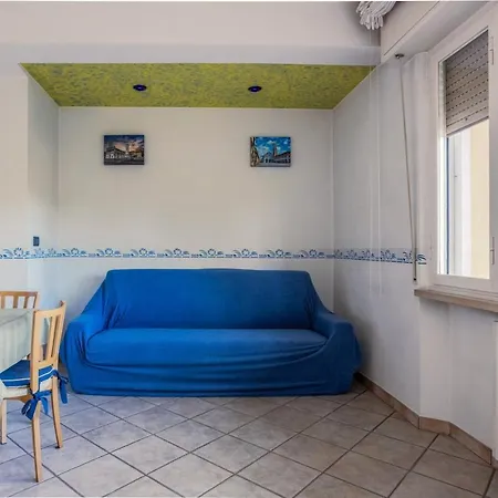 Daire Roomy With Balcony And Parking! *